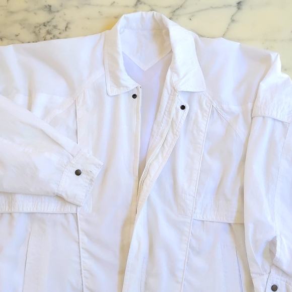 Men's Cotton Blended Lightweight Full Zip Jacket with lining and pockets. - Picture 3 of 6